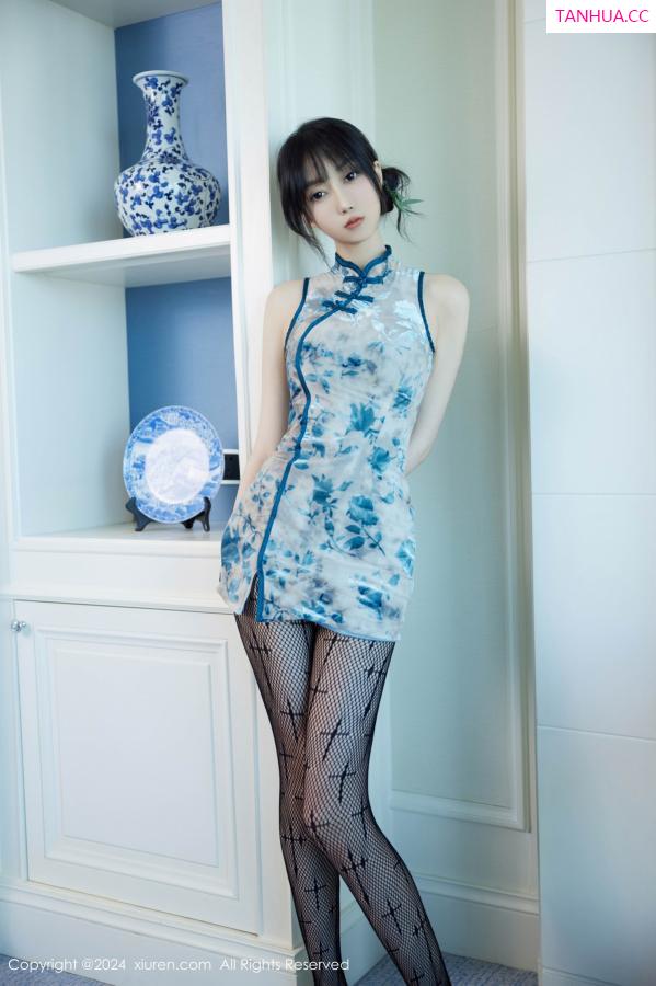 玥儿玥  [XiuRen]高清写真图 2024.09.30 No.9236 玥儿玥er 美腿丝袜第16张图片